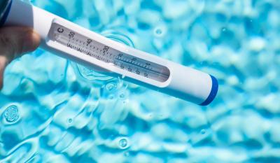 Wir sparen Energie und senken unsere Wassertemperatur. AdobeStock 64518507